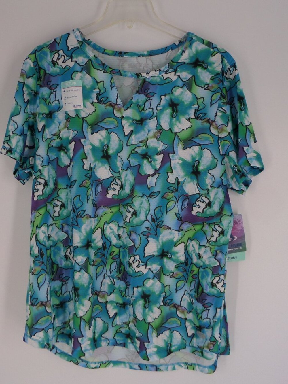 Reel Legends  Woman's Round Neck Multi Color Polyester Top Sz 1X NWT